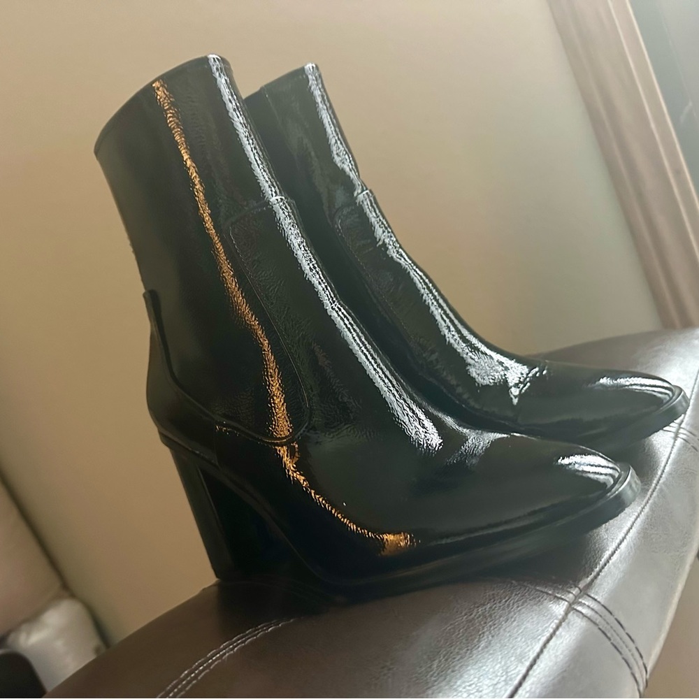 Donald Pliner | Maymi Boots in Black Leather Patent, size 9US/39EU